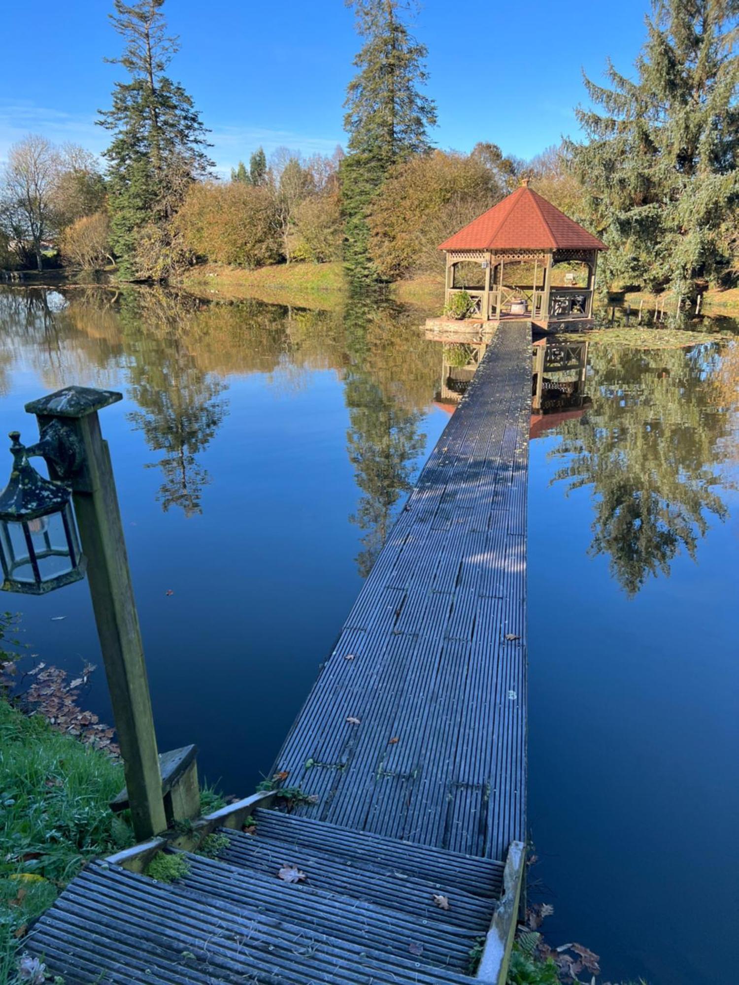 Lake Noble Saint-Germain-l'Aiguiller Zewnętrze zdjęcie